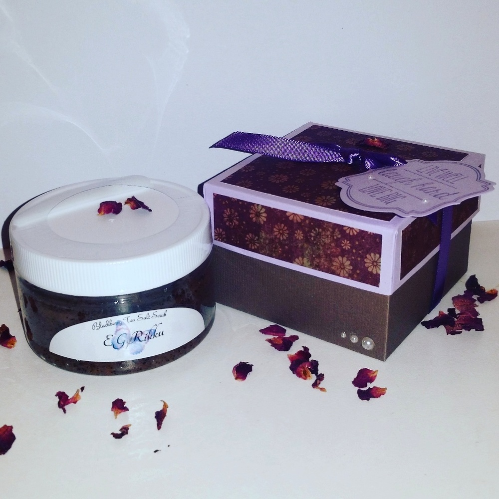 Blackberry Bramble Tea Salt Scrub Gift Box 5.2 oz